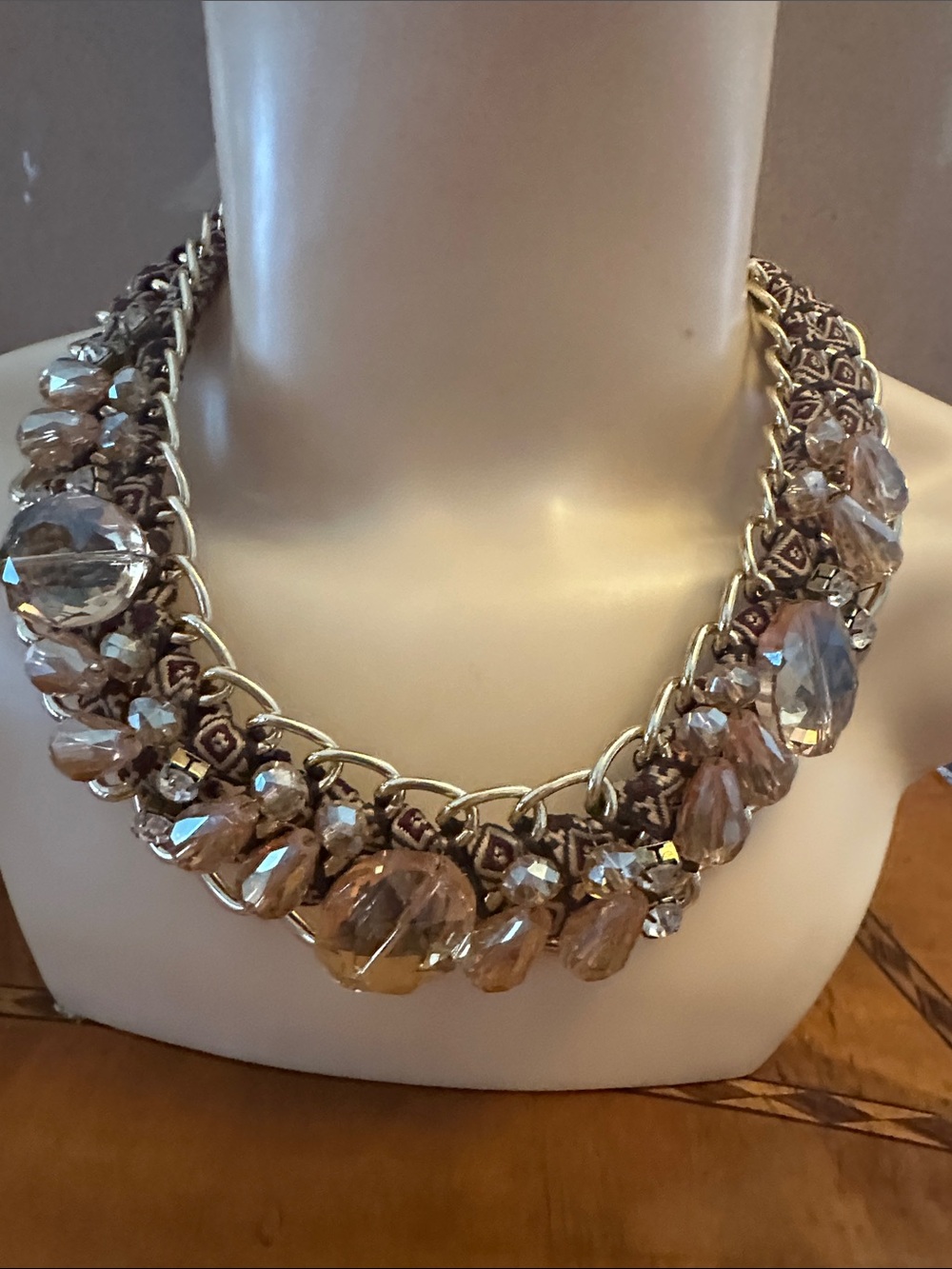 HANDMADE STATEMENT CRYSTAL BIB NEC Statement Crystal Bib Necklace in Champagne